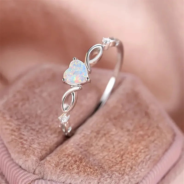 Aurora Kiss ring