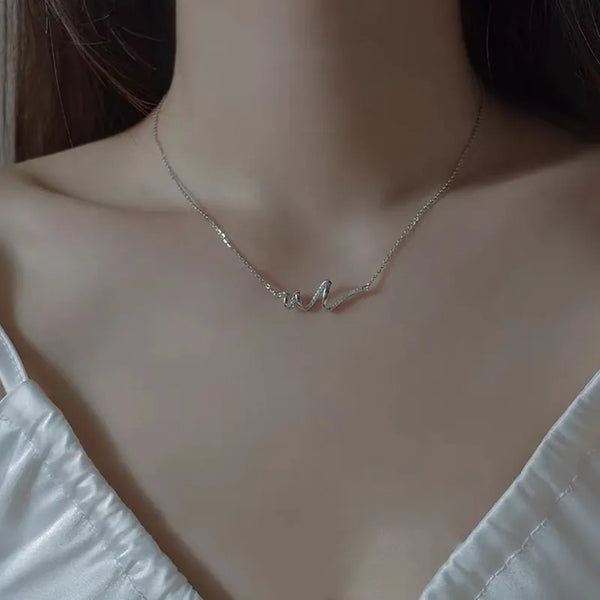 Swirl of Grace necklace - Silver