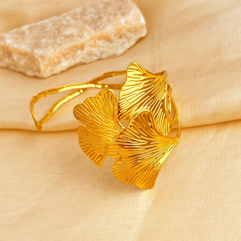 Elegant Hawaiian Leaf Bracelet