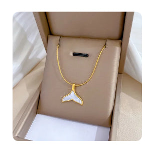 Butterfly Shell Zircon Necklace
