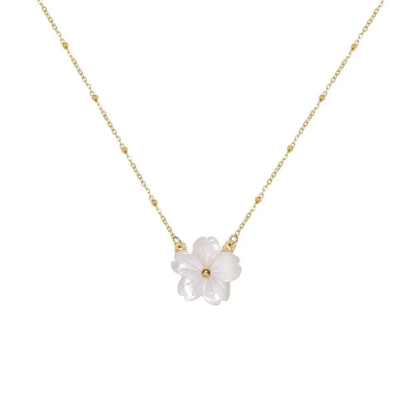 Sweet White Flower Necklace